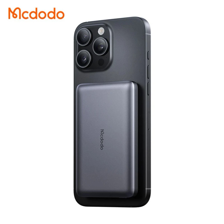 پاوربانک مغناطیسی و فوق باریک مک دودو مدل MC-4641 ظرفیت 5000 میلیآمپر ساعت